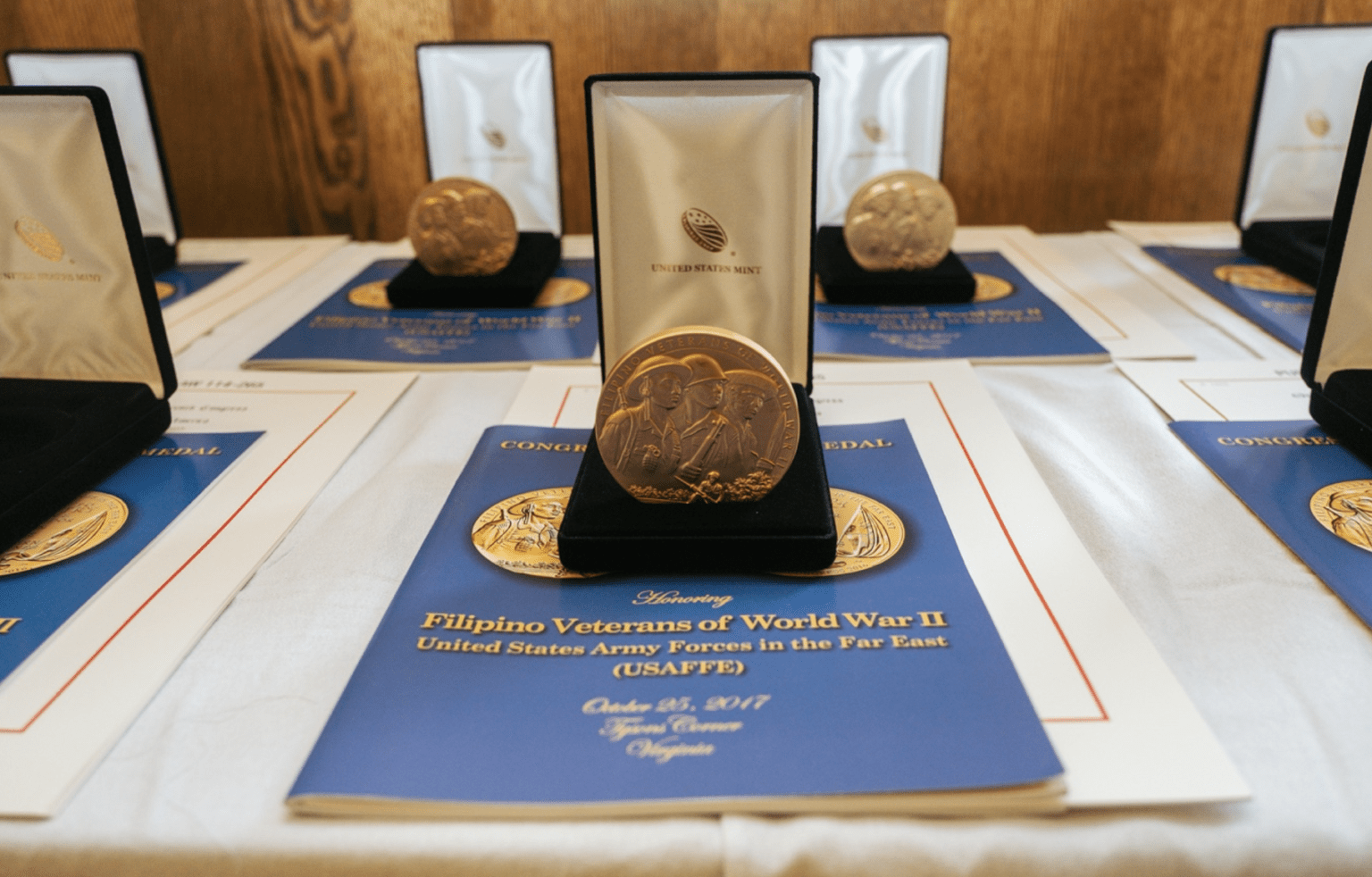 United States Congressional Gold Medals Given To Surviving Kin Of 24 ...